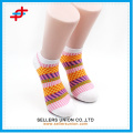 Meias femininas quentes com listras coloridas estampadas com pontos combinados de algodão no tornozelo